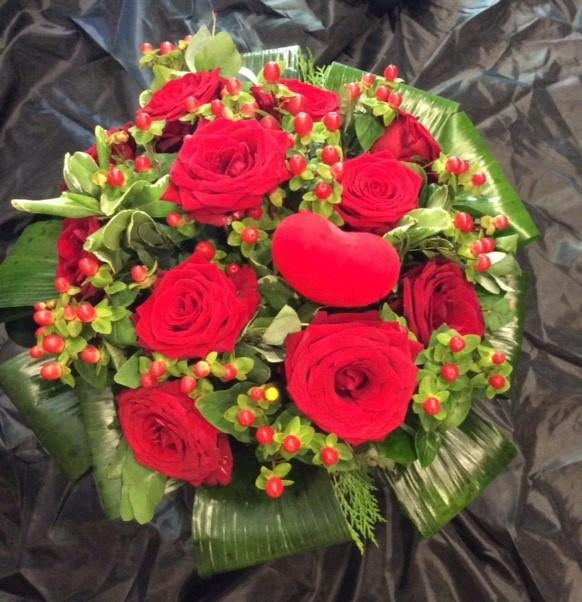 Naomi Roses With Berries And Heart