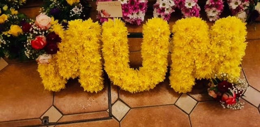 MUM Lettering
