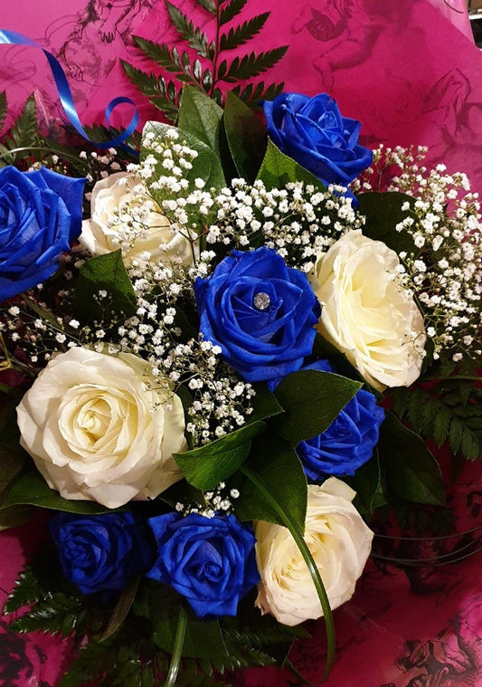 Luxury Blue Avalanche And White Roses