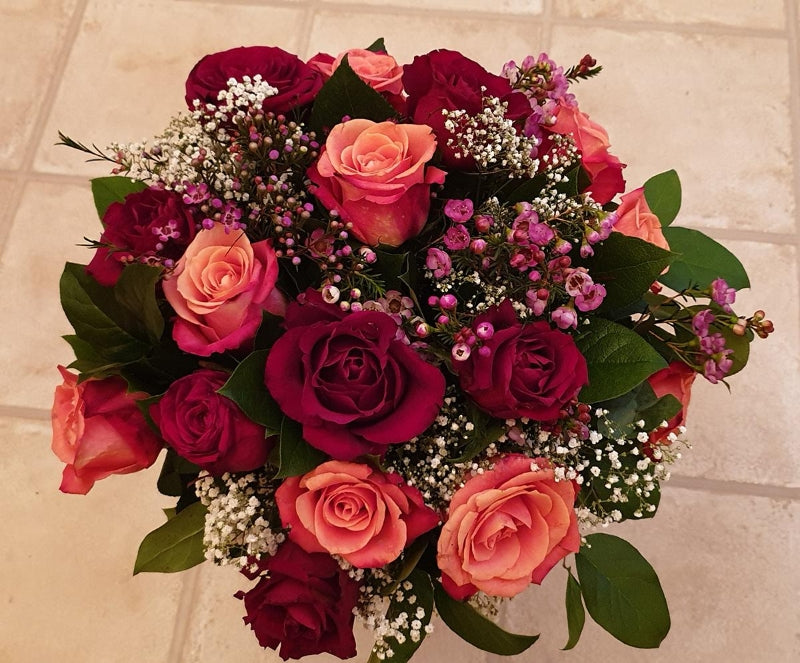 Luxury Peaches And Red Roses